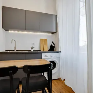 https://navigli-loft-hosted-by-sweetstay.italymilanhotels.net
