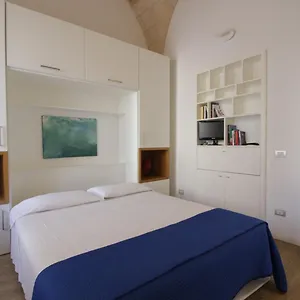 https://monolocale-al-14.lecce-hotels.com